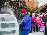 Wrocławska Królowa Śniegu - pokaz rzeźbienia w lodzie