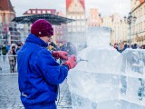 Wrocławska Królowa Śniegu - pokaz rzeźbienia w lodzie