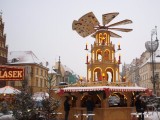 Pierwszy śnieg na jarmarku